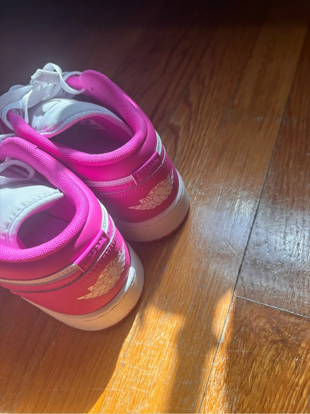 Nike Kids White and Hot Pink Low-Top Sneakers